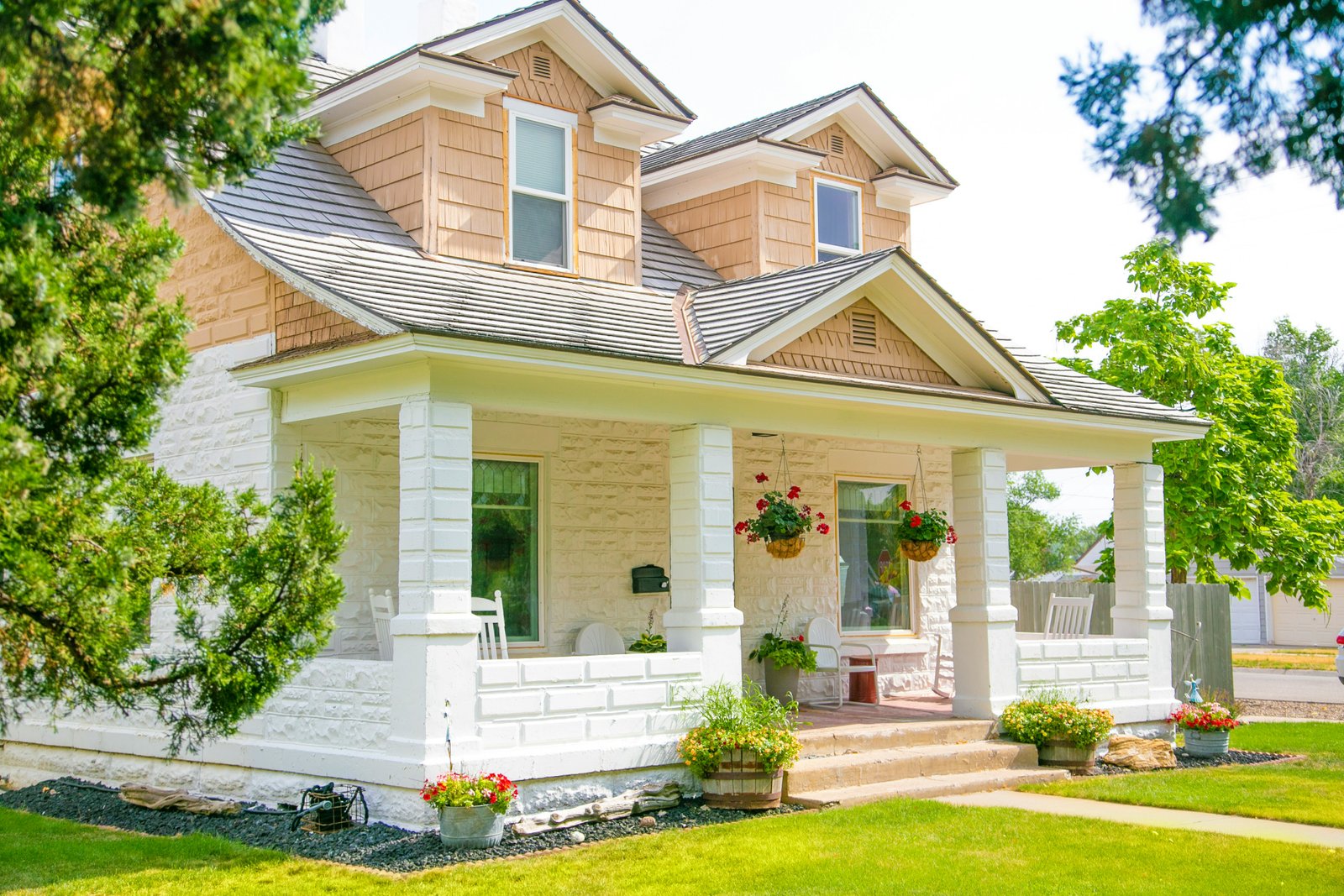 The History of Seattle’s Front Porches and Craftsman Architecture featured image